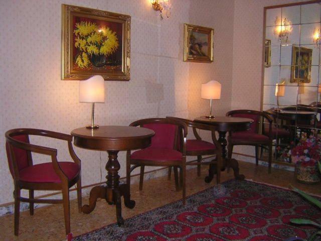 Hotel Nuovo Diana Naples Luaran gambar