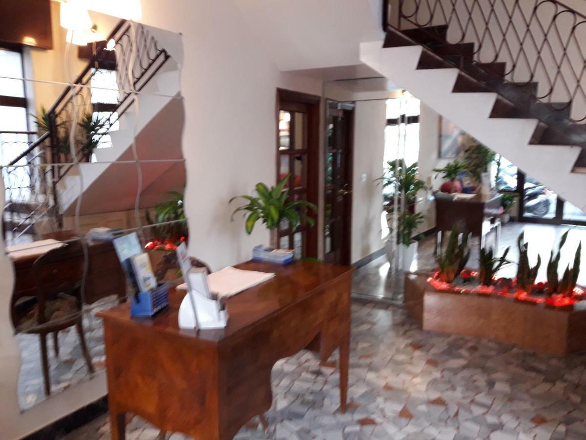 Hotel Nuovo Diana Naples Luaran gambar