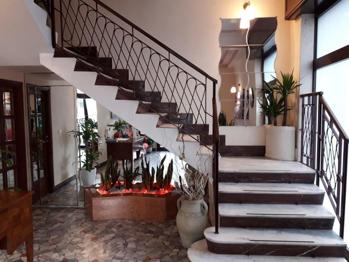 Hotel Nuovo Diana Naples Luaran gambar