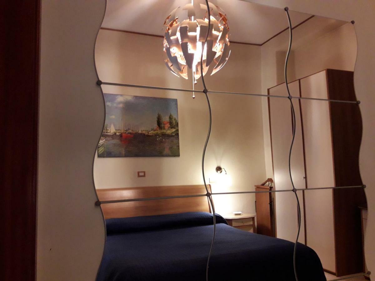 Hotel Nuovo Diana Naples Luaran gambar