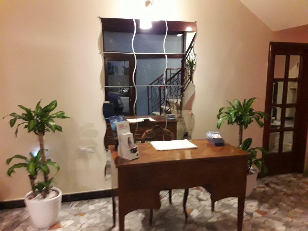 Hotel Nuovo Diana Naples Luaran gambar