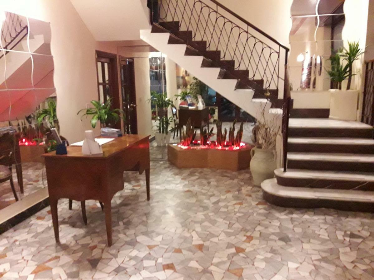 Hotel Nuovo Diana Naples Luaran gambar